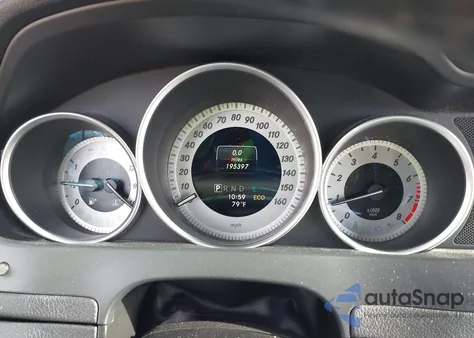 2014 Mercedes-Benz C 350 Sport 4Matic z USA, uszkodzony, nr VIN WDDGJ8JB2EG283970